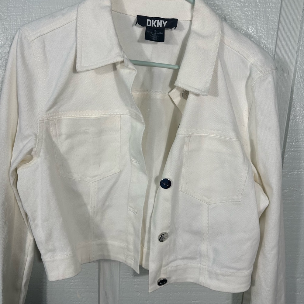 DKNY Women's Denim Cropped Button Up Jacket Size Small NWT - Picture 4 of 10